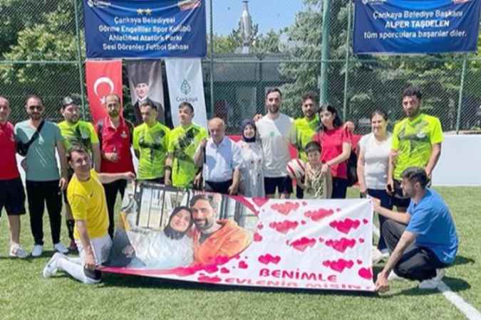ÇBGESK’in  Golcüsünden Yeşil Sahada Evlenme Teklifi
