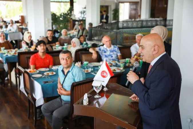 Keçiören Belediyesi tarafından ilçede yaşayan şehit ve gazi aileleri onuruna verilen yemek programı hafta sonu da devam etti