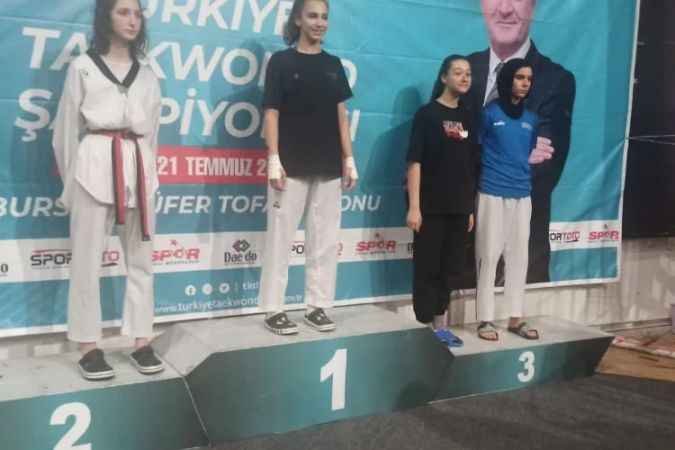 15 Temmuz Demokrasi Şehitleri Yıldızlar Türkiye Taekwondo Şampiyonası'nda Yozgatlı sporcu Esma Betül Coşkun üçüncü oldu