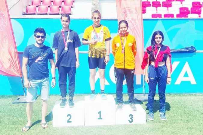 Anadolu Yıldızlar Ligi Atletizm Yarı final müsabakalarında Yozgatlı sporcular madalyaları topladılar