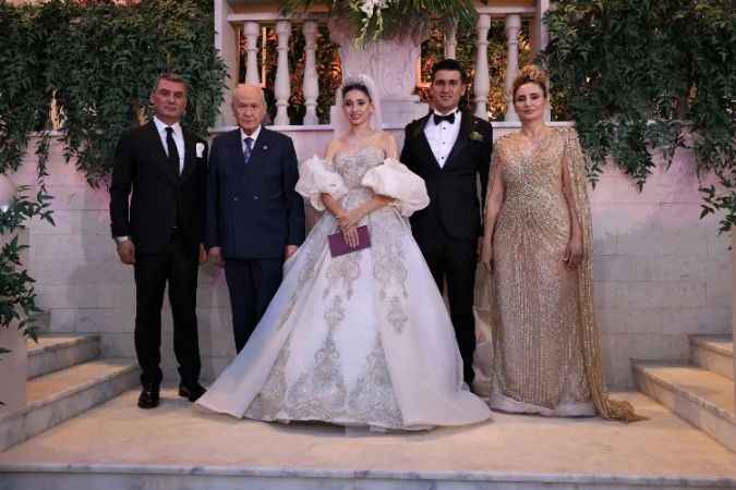 Belediye Başkanı'nın mutlu günü.. Devlet Bahçeli nikah şahidi oldu