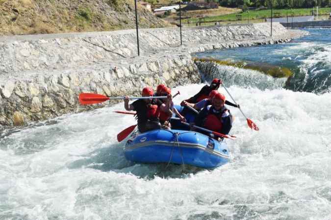 Çekerek'te Gazeteciler rafting  deneyimi yaşadı