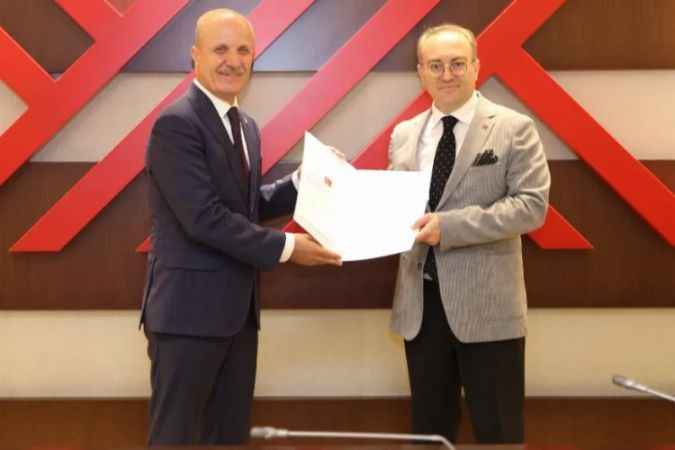 Yükseköğretim Kurulu (YÖK) Başkanı Prof. Dr. Erol Özvar, yeni atanan rektörlerle buluştu