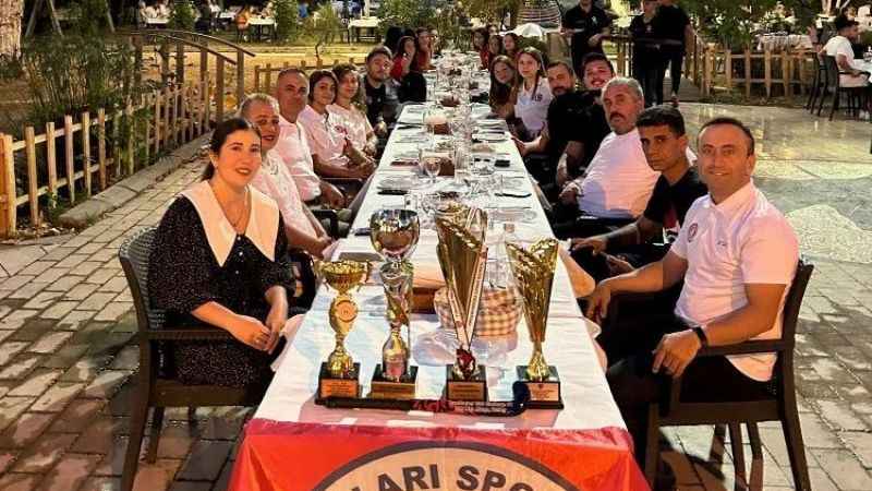 Şampiyonluğu kutladılar!