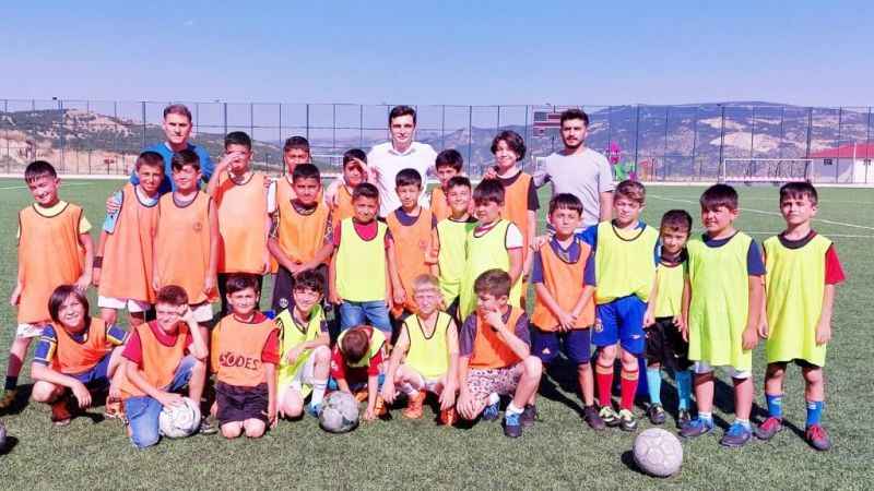 Kaymakam Güzel Gençlerle Buluştu: Spor Kursları Ziyareti ve Sohbet