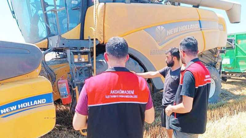Akdağmadeni’nde biçerdöverler dane kaybına karşı kontrol ediliyor