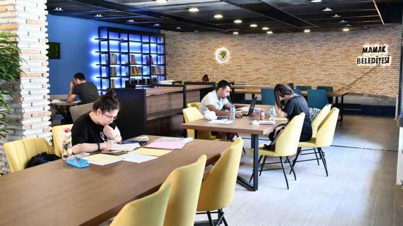 Kitap Dostu Belediyecilikte Öncü İsim: Mamak Belediyesi!