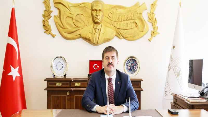 Yozgat’ta Kaymakamlık yapmıştı. Karaman Valiliğine atandı