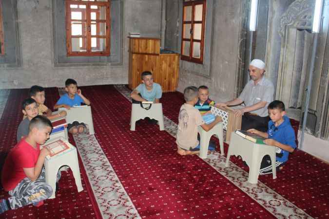 Yozgat'ta Kur’an Kursu öğrencilerini serinleten ikram