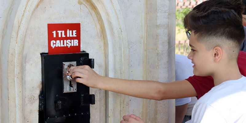 Sonunda bunu da gördük. Para atmayan içemez