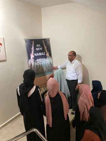 Öğrencilere namazın önemi resimlerle anlatıldı