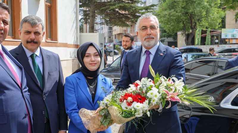 Işıkhan: Ağustos ayı sonunda Memur ve memur emeklileri memnun olacak