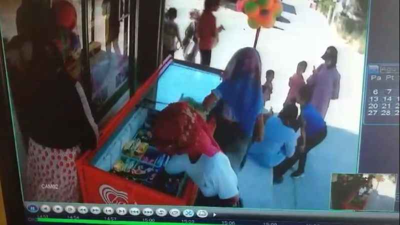 Namaz Kılmasını Fırsat bilip Dükkândan Dondurma çaldılar