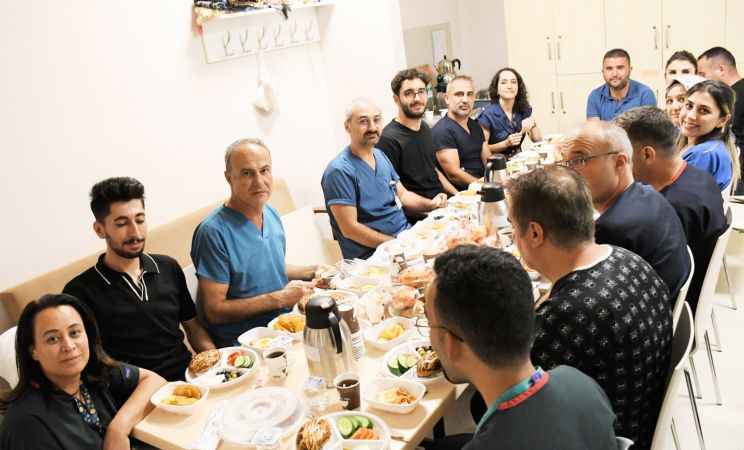 Başhekim Kozan, Çalışanlar İle Bir Araya Gelerek Daha İyi Hizmet İçin Fikir Alışverişinde Bulundu