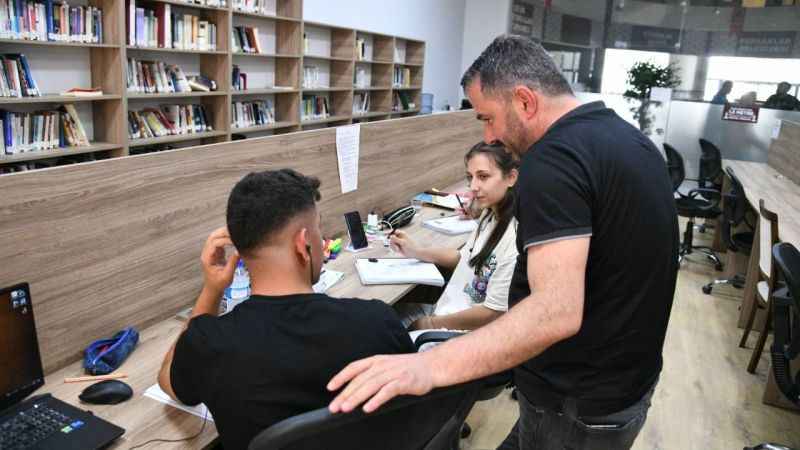 Öğrencilerin uğrak noktası haline geldi. Ücrtesiz hizmet veriyor!