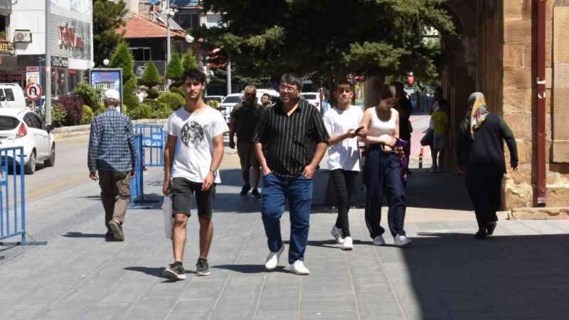 Yozgat'ta yaşanan doktor eksiği can sıkmaya devam ediyor. Vatandaş modern hastaneden memnun ama...