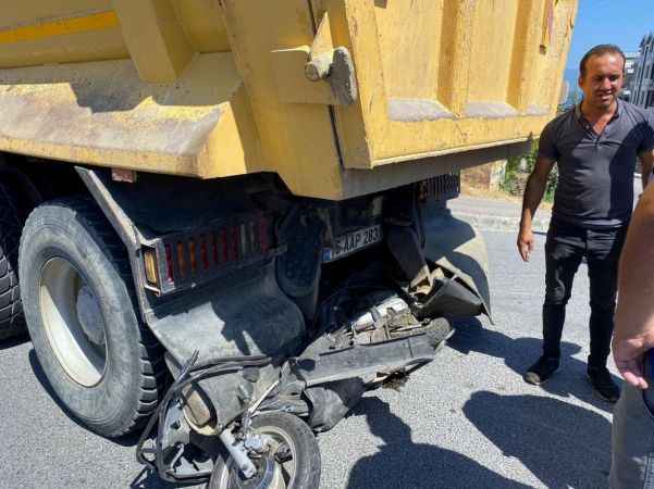 Motosiklet sürücüsü dengesini kaybetti, ağır yaralandı