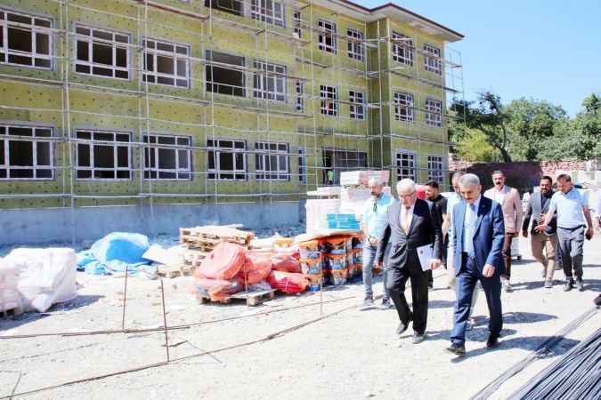 Yozgat Valisi Mehmet Ali Özkan okul inşaatlarını inceledi