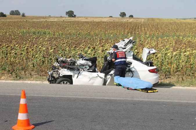 Edirne'de Akıl Almaz Kaza: 1 Ölü 5 Ağır Yaralı