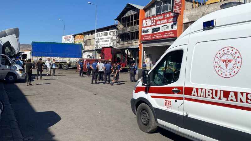 Yakıt dolu tırın deposu patladı, patlama büyük panik yarattı
