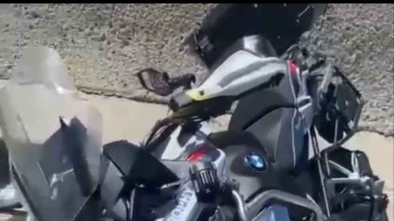 Motosiklet ile otomobil çarpıştı, sürücü olay yerinden kaçtı
