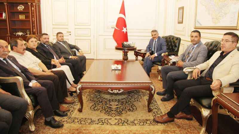 MHP Milletvekili Sedef ve MHP yönetimi Vali Özkan'ı ziyaret ettiler