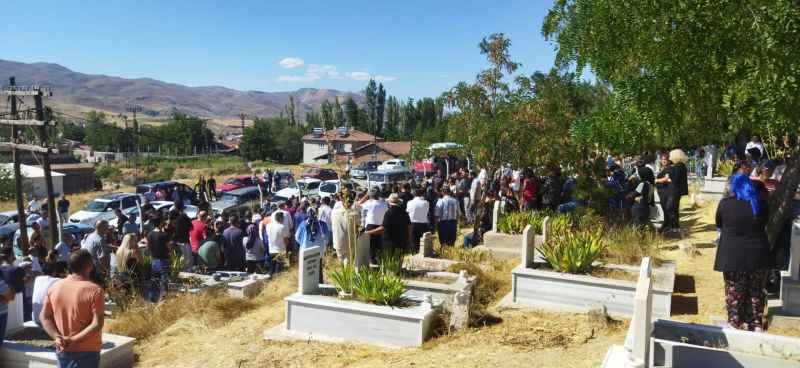Suda boğulan çocuğa acı veda