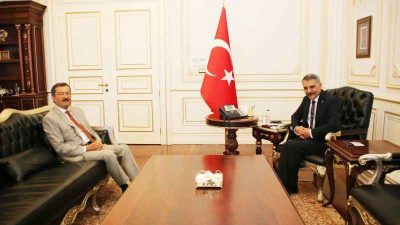 Kayalar’dan anlamlı ziyaret
