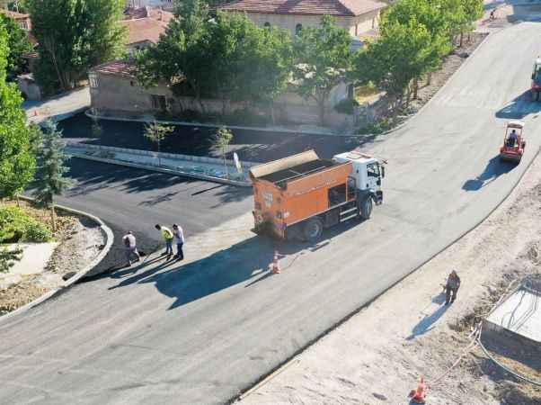 Yozgat Belediyesi tarafından Yurt caddesinde asfalt serimi başladı