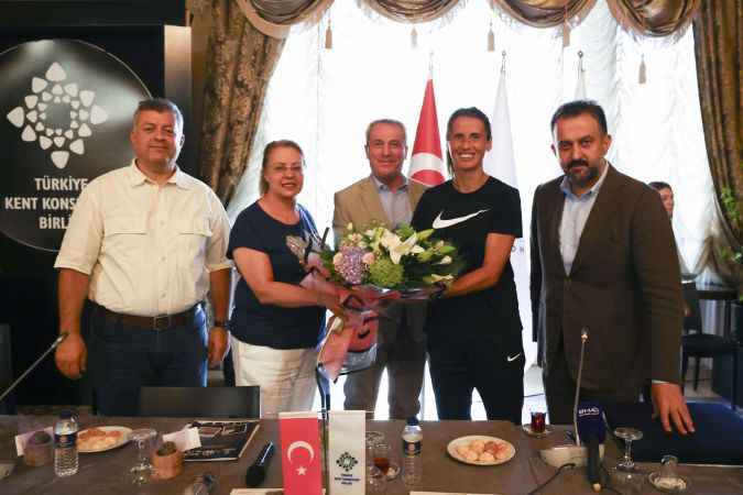 Ankara Büyükşehir Belediyesi FOMGET Kadın Futbol Takımı, destek arıyor!
