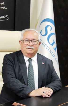 Yozgat SGK İl Müdürü Adnan Ünal, kurumun gülen ve hizmet yelpazesi geniş yönetici olarak şehirde kabul gördü