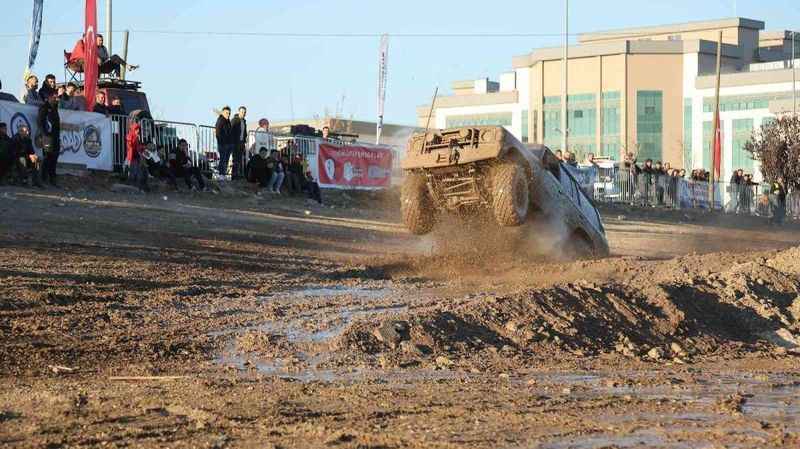 Kahramankazan’da Off-road şov izleyenleri büyüledi