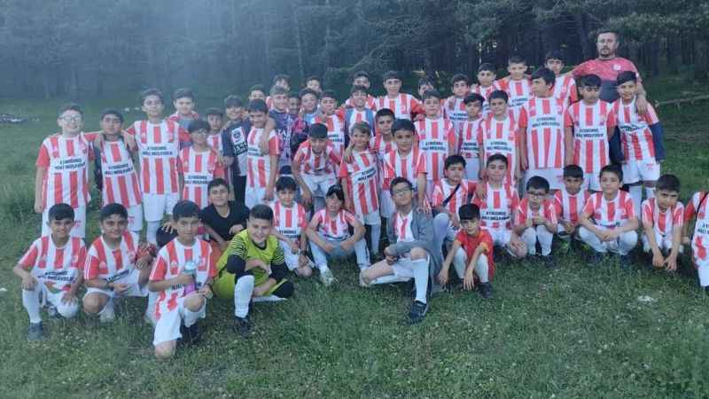 Akdağmadeni Gücü Spor Kulübü Turnuvadan ödülle dönmek istiyor