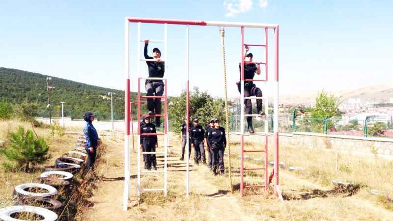 Yozgat Polis Meslek Eğitim Merkezi’nde kadın polis adayları mesleğe en iyi şekilde hazırlanıyor