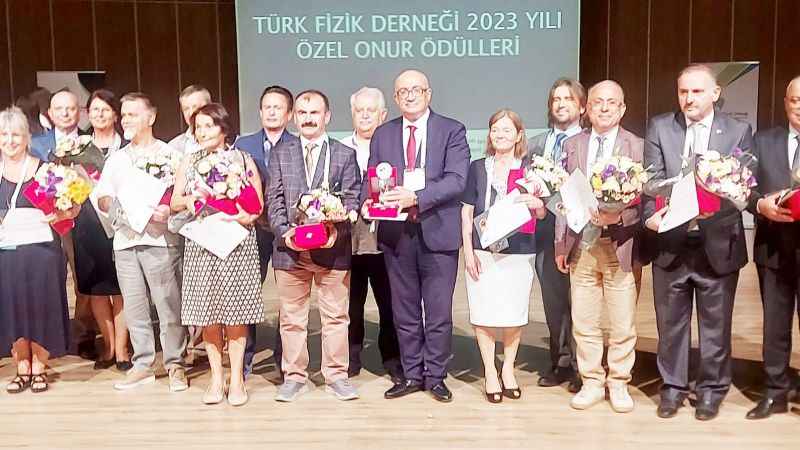 Yozgat Bozok Üniversitesi Fen Edebiyat Fakültesi Öğretim Üyesi Prof. Dr. Böyükata’ya Onur Ödülü