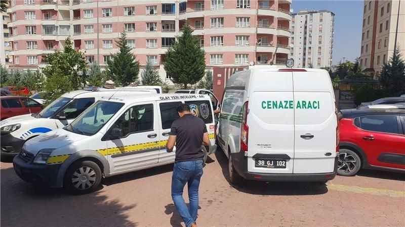 Kayseri’de Öğretmen Sevenlerini Yasa Boğdu