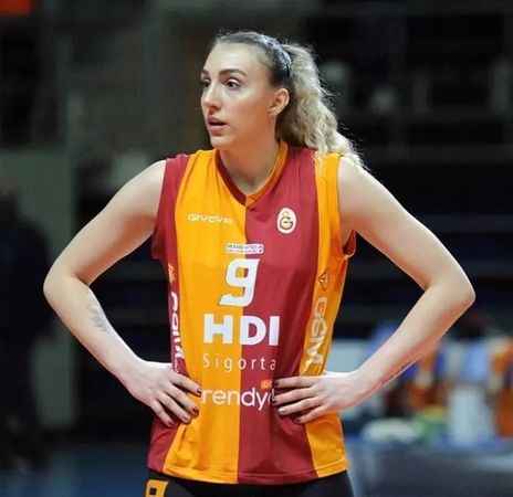 2023 Türkiye Kadın Voleybol Takımı kadrosu: Aslı Kalaç kimdir? Hangi mevkide oynuyor, memleketi neresi?