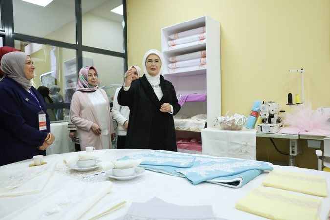 Cumhurbaşkanı Recep Tayyip Erdoğan’ın eşi Emine Erdoğan, Şule Yüksel Şenler Hanımlar Konağı açılışına katıldı