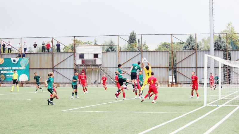 Mondihome Kayserispor U17 takımı, Kocaelispor U17 takımı 1-0 mağlup etti