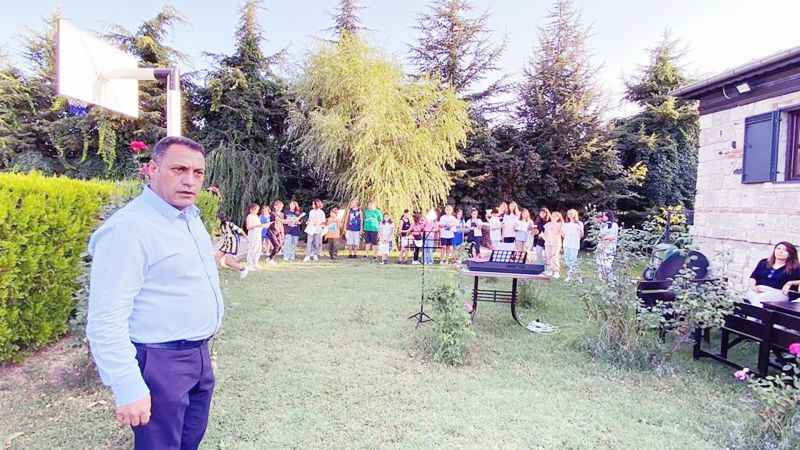 Sorgun Belediye Başkanı Mustafa Erkut Ekinci, 12 Dev Adam Basketbol Okulu sporcularına gezi sözü verdi