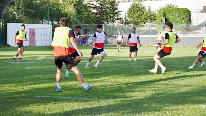 Yozgat Belediyesi Bozokspor, hazırlık maçında karşılaştığı 1965 Manisaspor'a 2-1 mağlup oldu