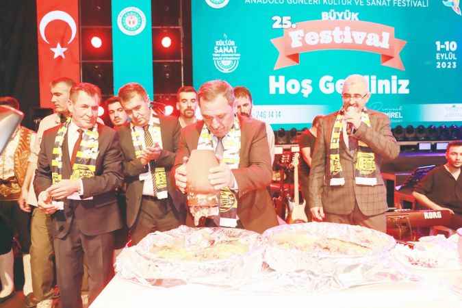 Mustafa Yıldızdoğan, Ankara'nın Etimesgut ilçesinde konser verdi