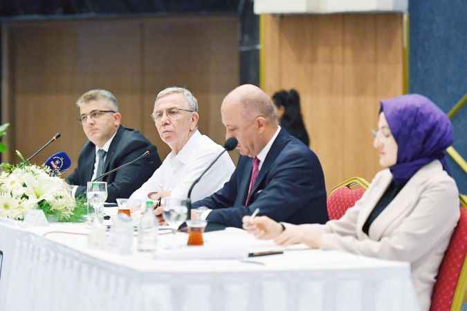 Ankara Büyükşehir Belediye Başkanı Mansur Yavaş, Akyurtlu sanayicilerle buluştu