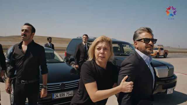 Yalı Çapkını dizisi yeni sezonuyla izleyiciyle buluşuyor: Ferit'in hayatı tehlikede
