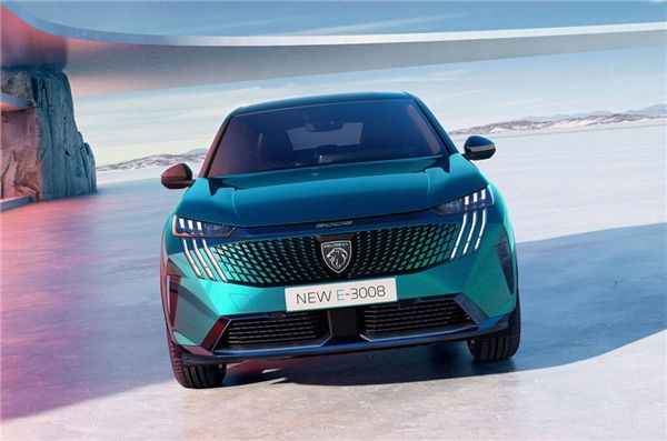 Peugeot'dan Elektrikli Devrim: E-3008 Tanıtım Tarihi Belli!