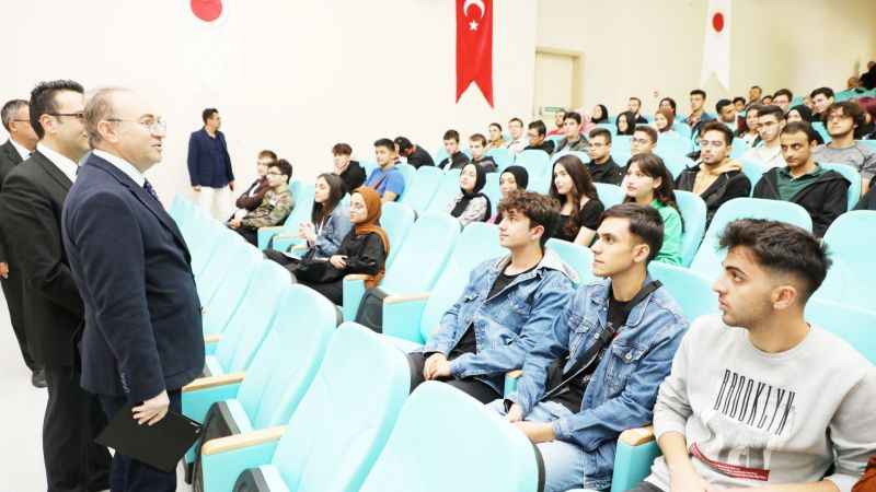 Yozgat Bozok Üniversitesi Rektörü Prof. Dr. Evren Yaşar, Eğitim Öğretim Döneminin İlk Dersini Tıp Fakültesinde Verdi