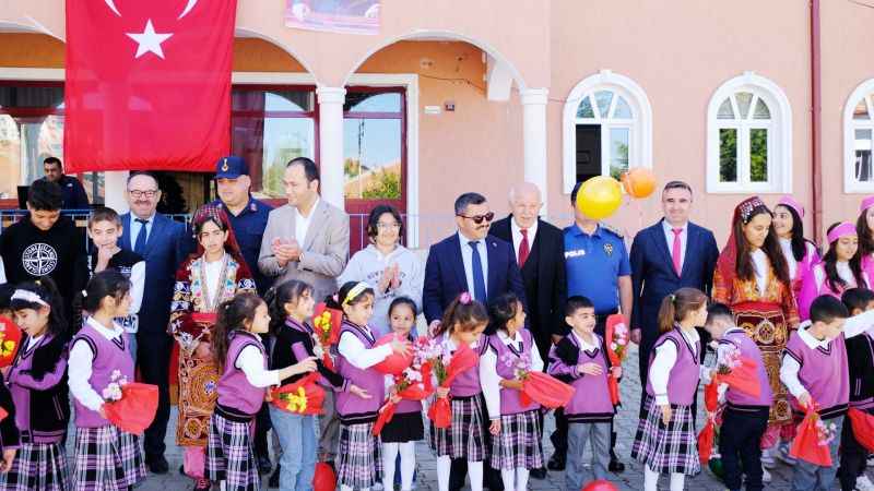 Yozgat’ın Akdağmadeni İlçesinde İlköğretim Haftası Kutlama Programı Düzenlendi