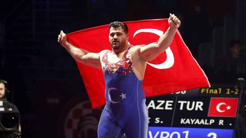 Yozgat'ın gururu milli güreşçi Rıza Kayaalp'in hedefi yeni rekor