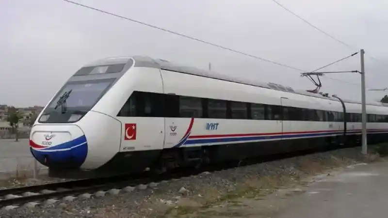 TCDD Zam  Kervanına Katıldı! Hızlı Tren Ücretlerine Yine Büyük Bir Zam Daha Geldi!