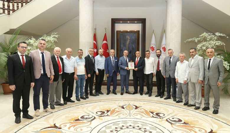 Bursa’daki Yozgatlılar, Vali Mahmut Demirtaş’ı Ziyaret Etti
